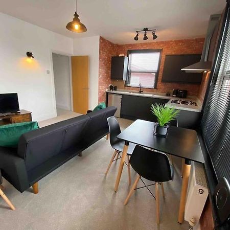 Appartamento 1 Bed Flat With Parking Near Town Centre Emsworth Esterno foto