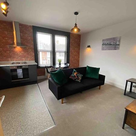 Appartamento 1 Bed Flat With Parking Near Town Centre Emsworth Esterno foto
